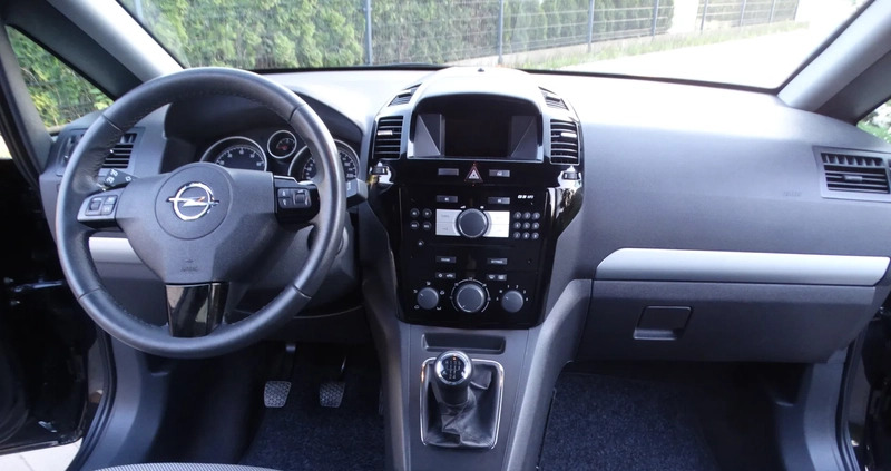 Opel Zafira cena 34900 przebieg: 114000, rok produkcji 2014 z Września małe 172
